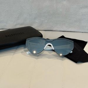 ❌SOLD❌ BALENCIAGA BB0004S 005 Silver/White Cat Eye